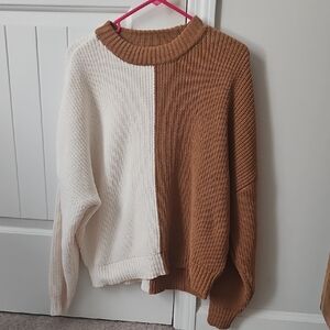 Abercrombie & Fitch Cream and Tan Crew Neck Sweater